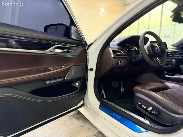 BMW 7 series 2018 · 6.5 AT