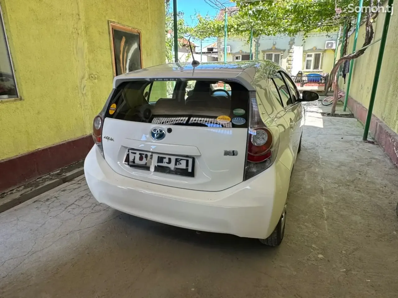 Toyota Aqua 2014 · 1.5 AT