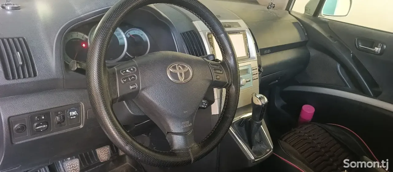 Toyota Verso 2006 · 1.8 MT