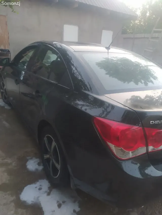 Chevrolet Cruze 2010 · 1.6 MT