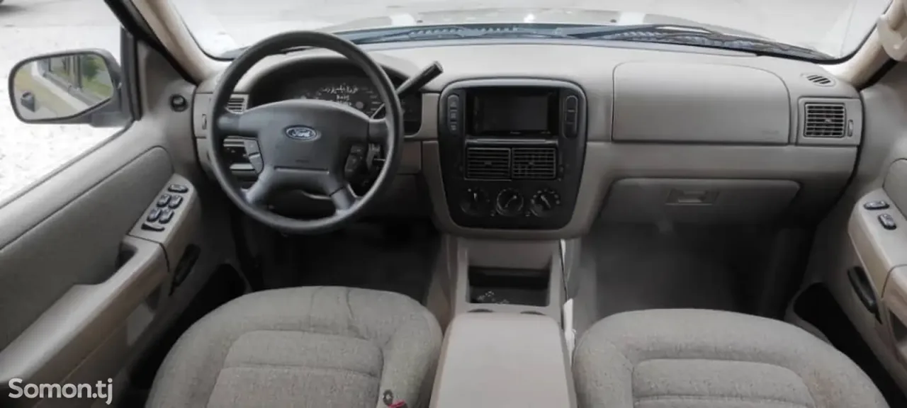 Ford Explorer 2005 · 4.0 AT