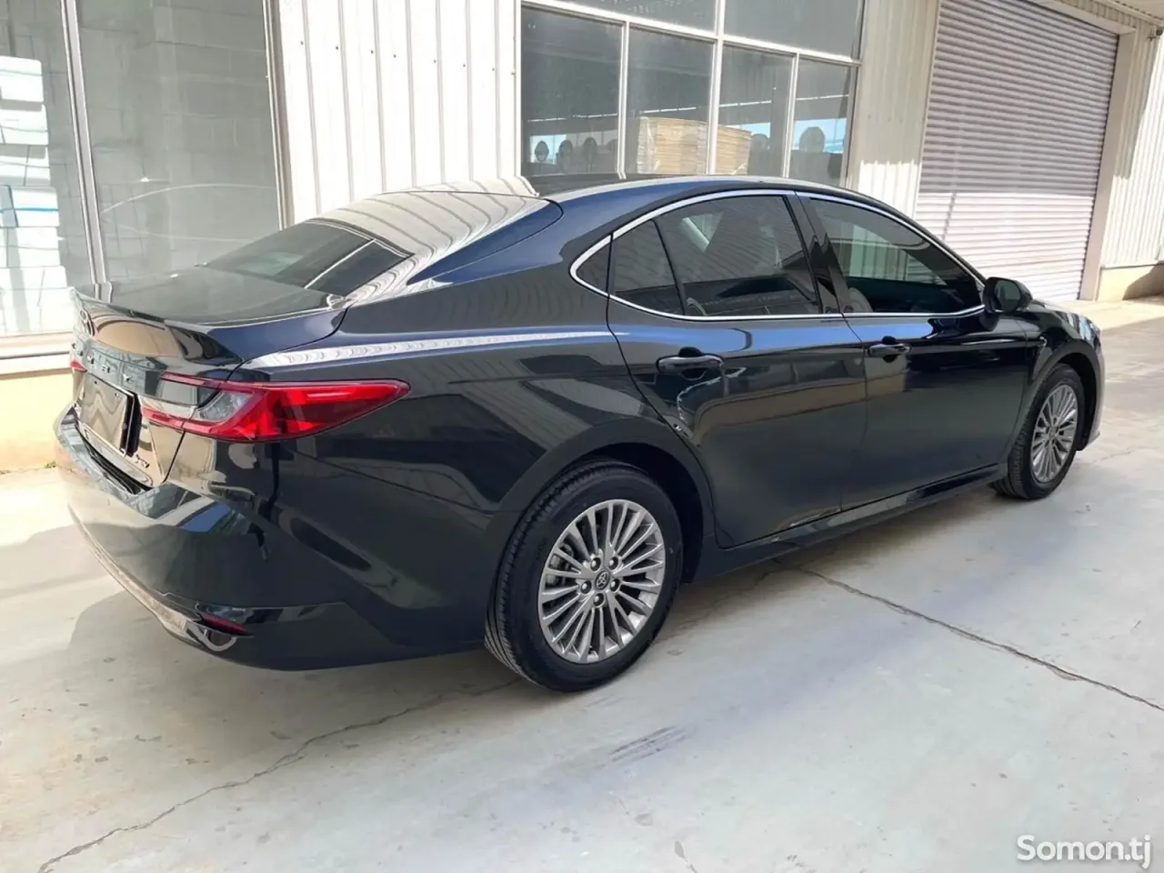 Toyota Camry 2025 · 2.0 AT