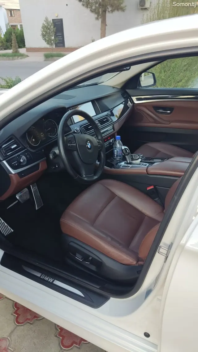 BMW 5 series 2015 · 2.0 AT