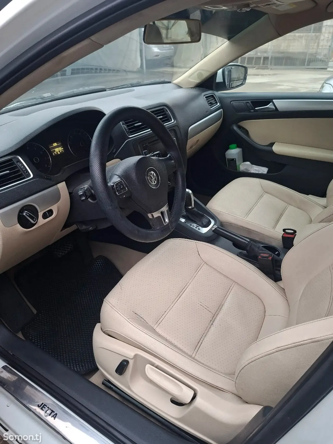 Volkswagen Jetta 2014 · 1.8 AT