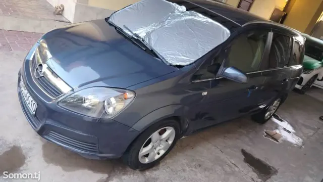 Opel Zafira 2007 · 2.2 MT