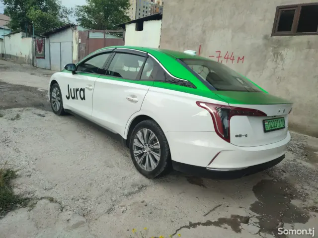 Hongqi E-QM5 2024 · AT
