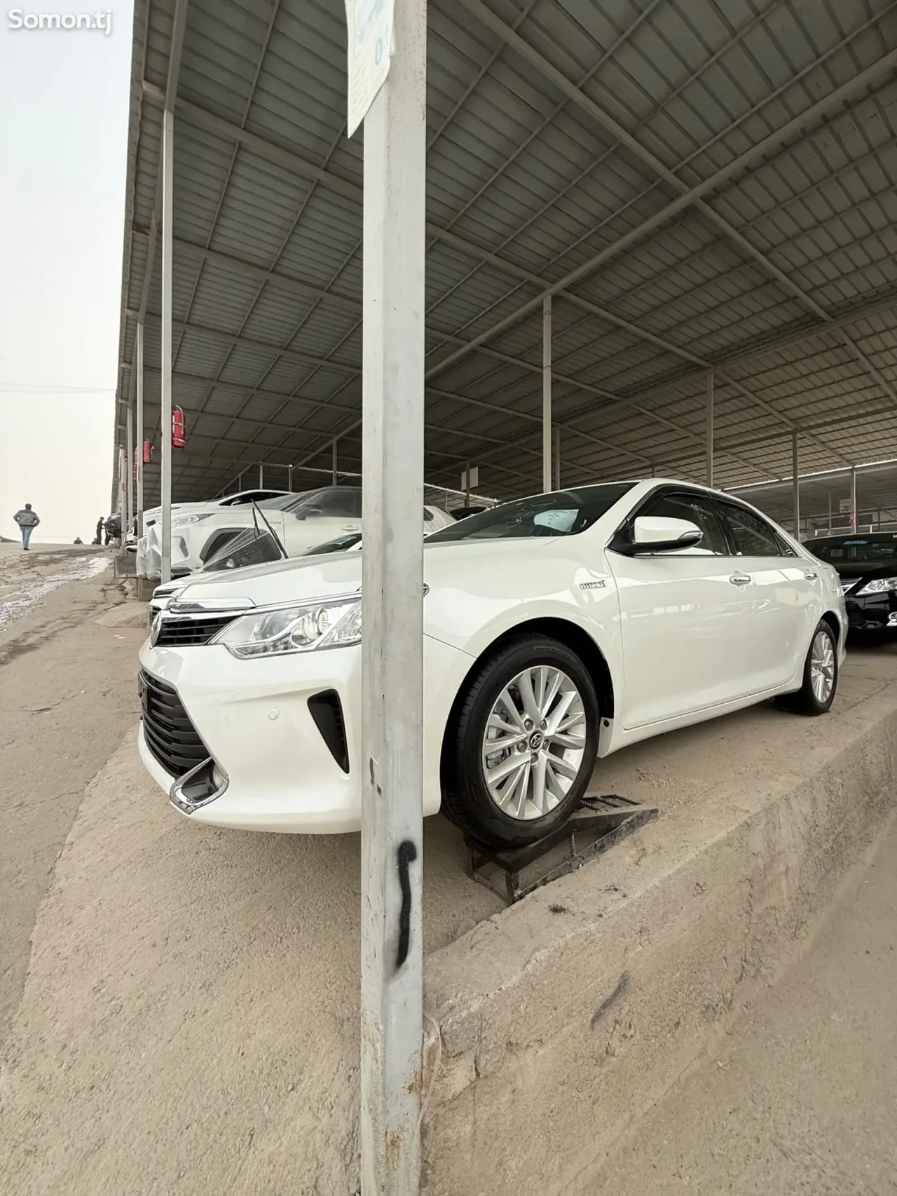 Toyota Camry 2015 · 2.5 AT