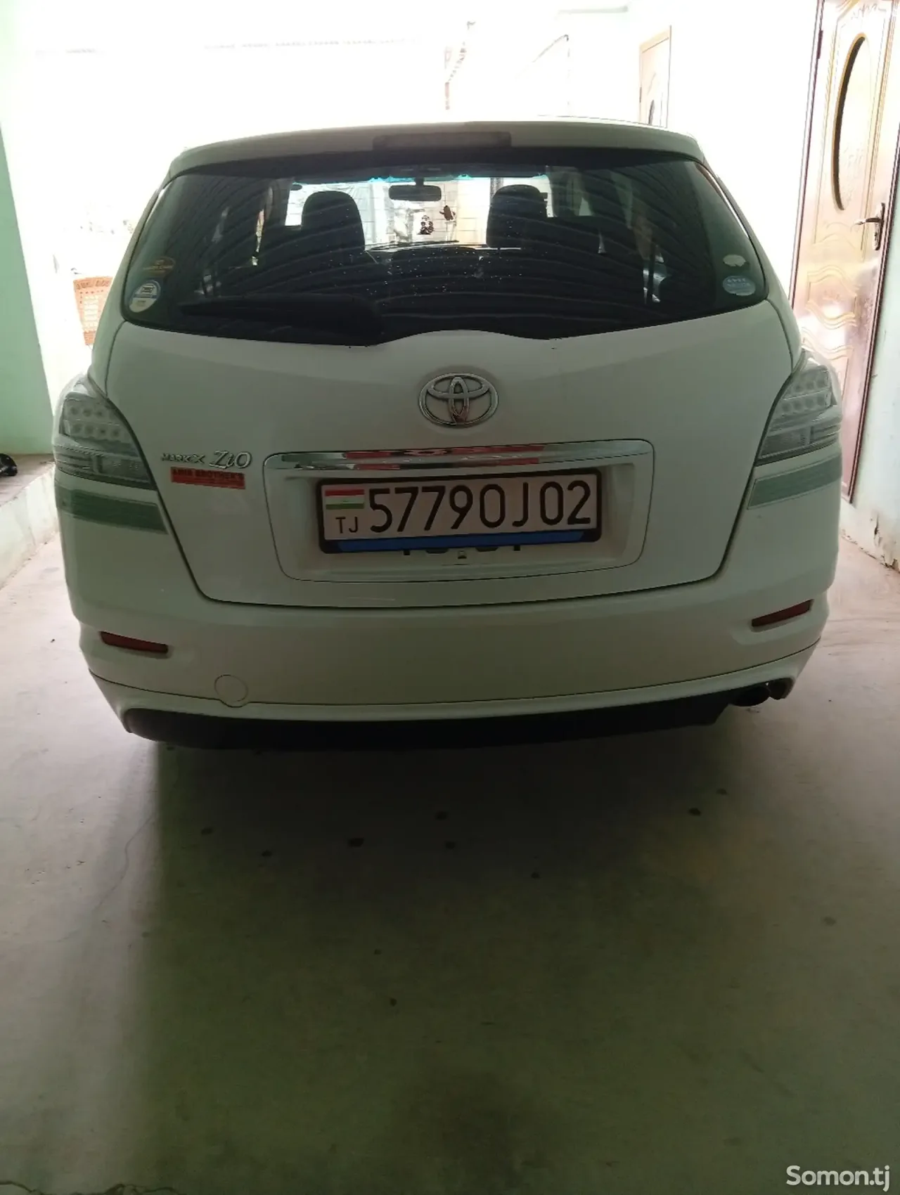 Toyota Mark X ZiO 2009 · 2.4 AT