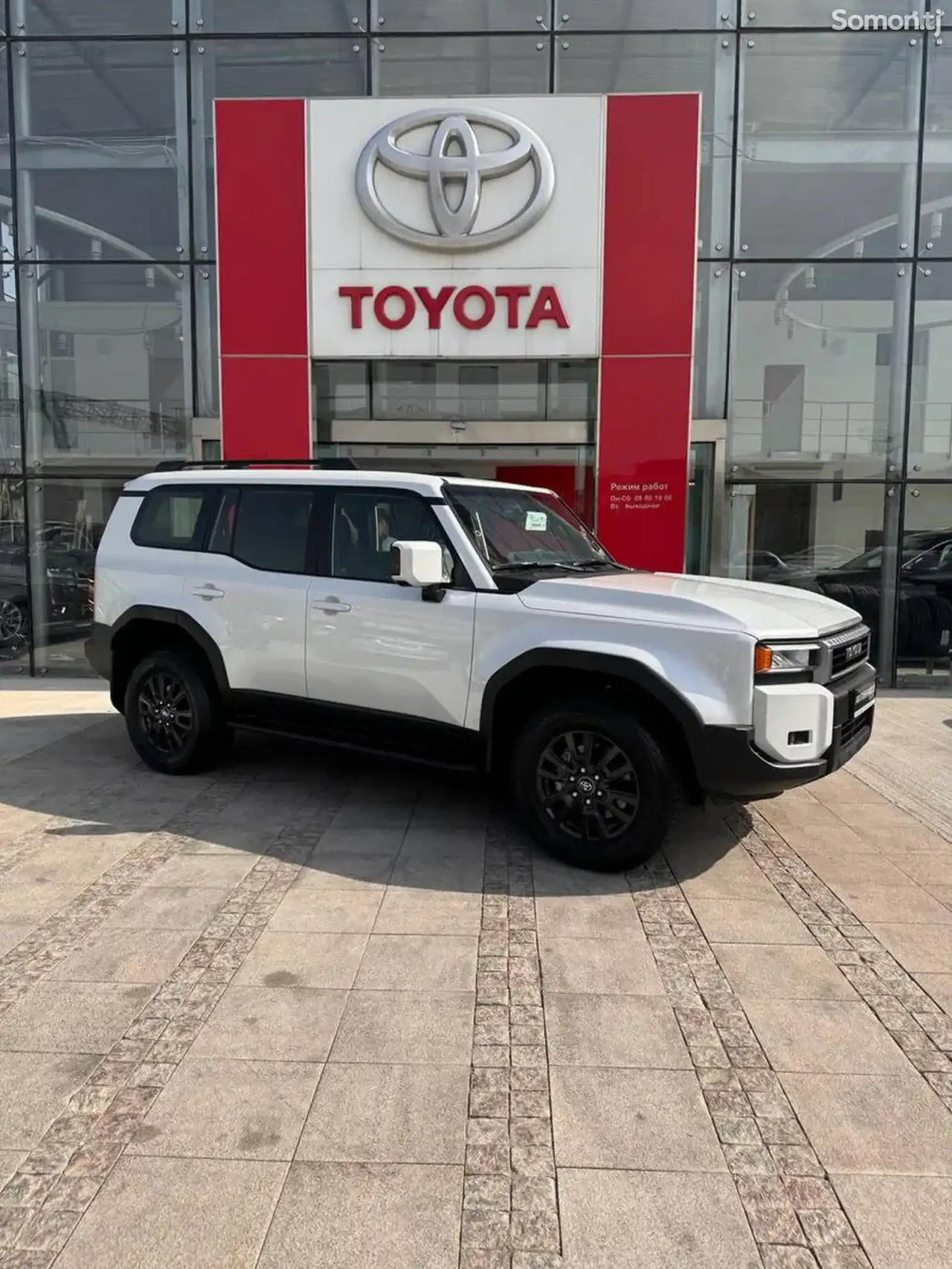 Toyota Land Cruiser Prado 2025 · 2.4 AT