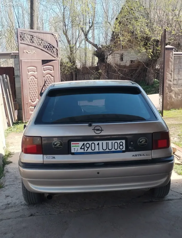 Opel Astra F 1997 · 1.6 MT