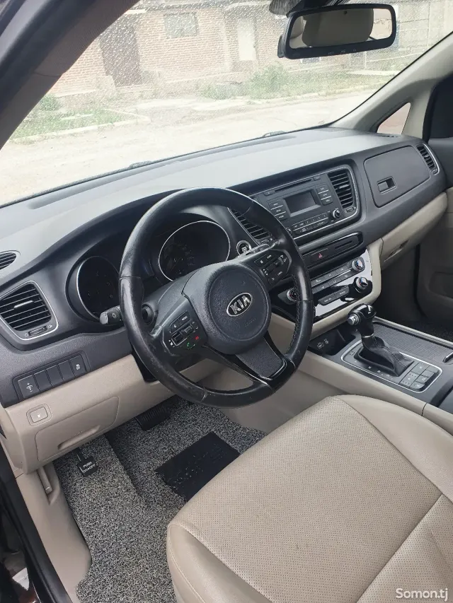 Kia Carnival 2014 · 2.2 AT