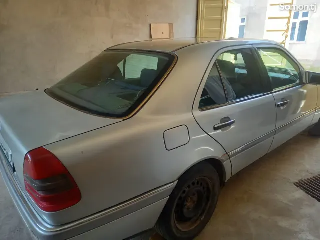 Mercedes-Benz C class 1995 · 1.8 MT