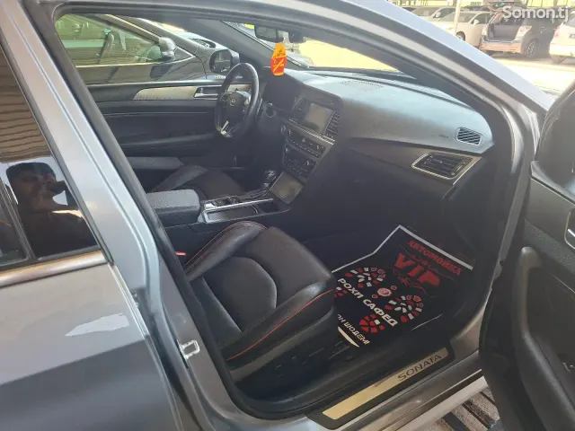 Hyundai Sonata 2015 · 2.0 AT