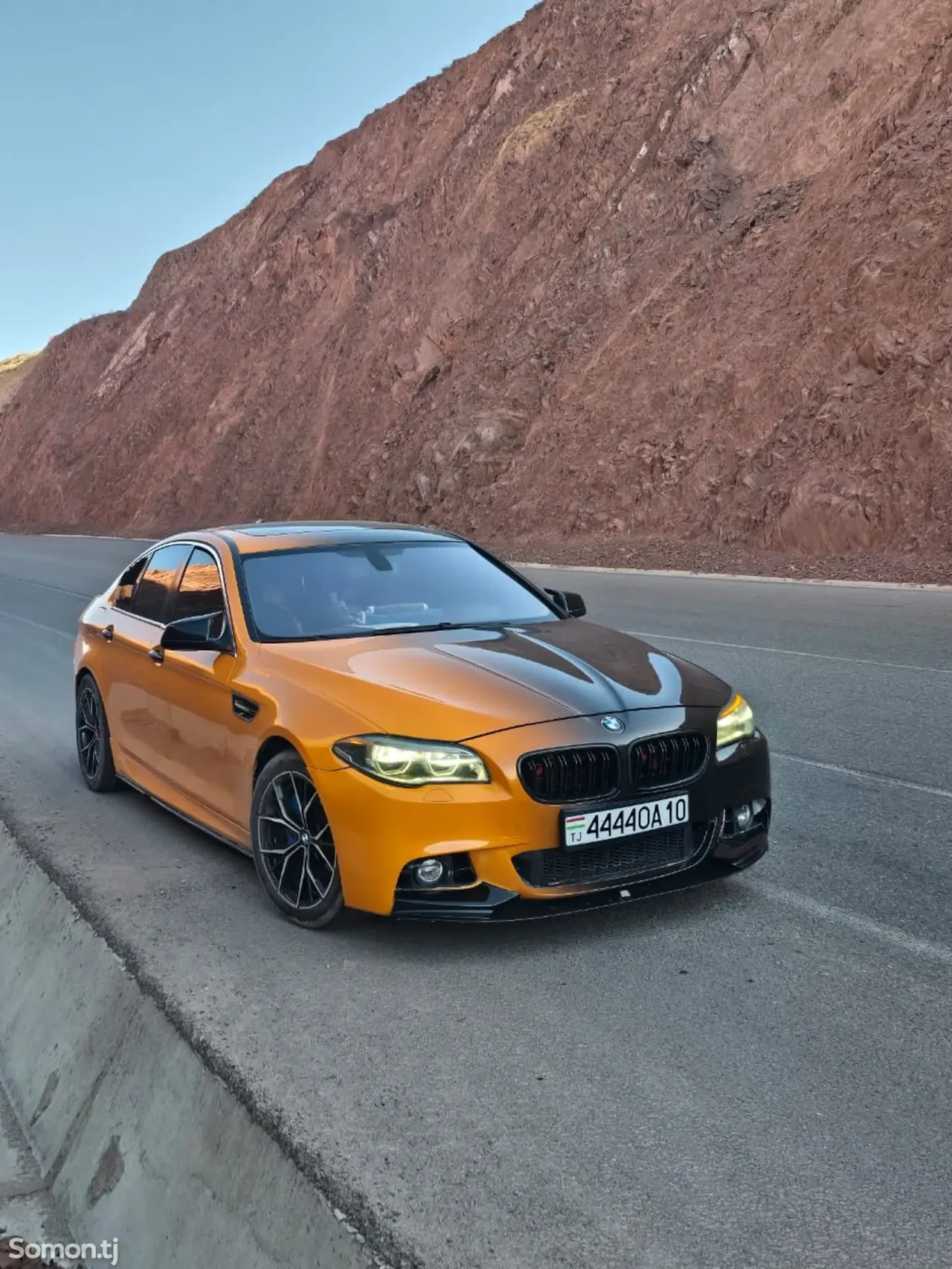 BMW M5 2012 · 2.0 AT