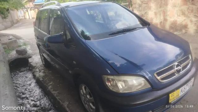 Opel Zafira 2002 · 2.2 AT
