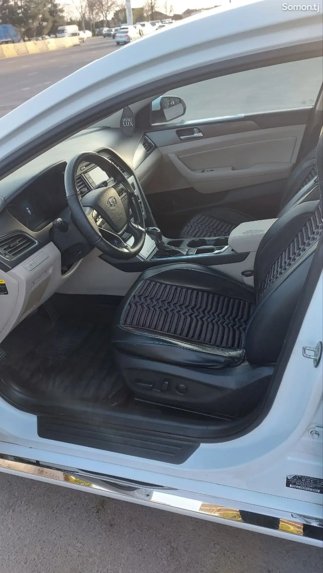Hyundai Sonata 2015 · 2.4 AT