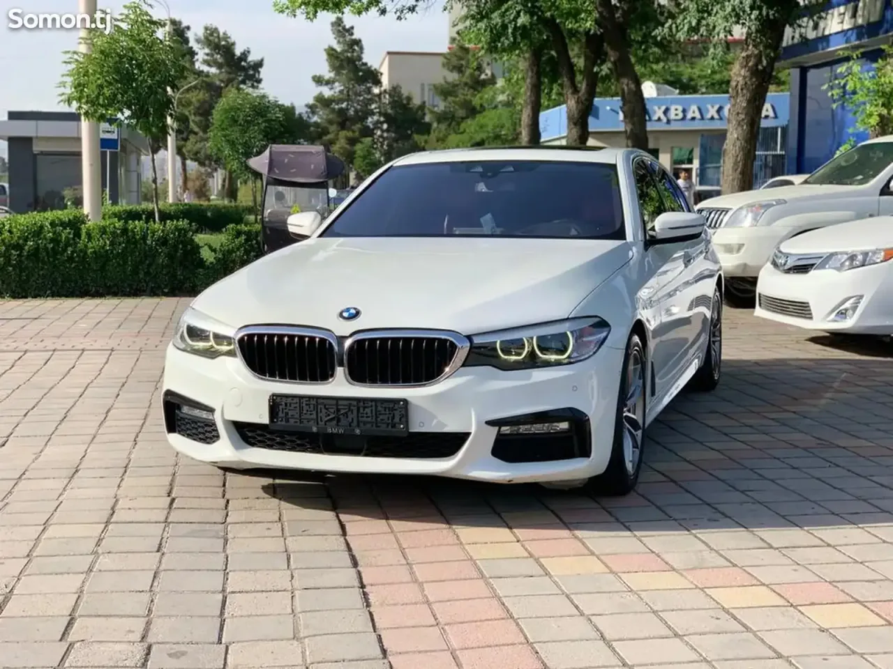 BMW 5 series 2018 · 2.0 AT