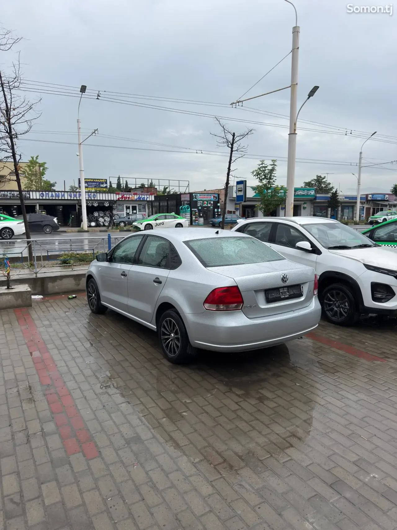 Volkswagen Polo 2015 · 1.6 MT