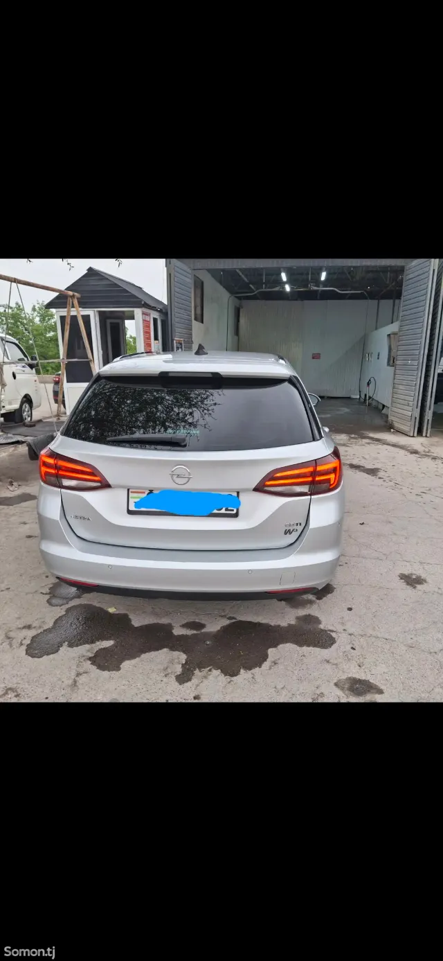Opel Astra K 2016 · 1.6 MT