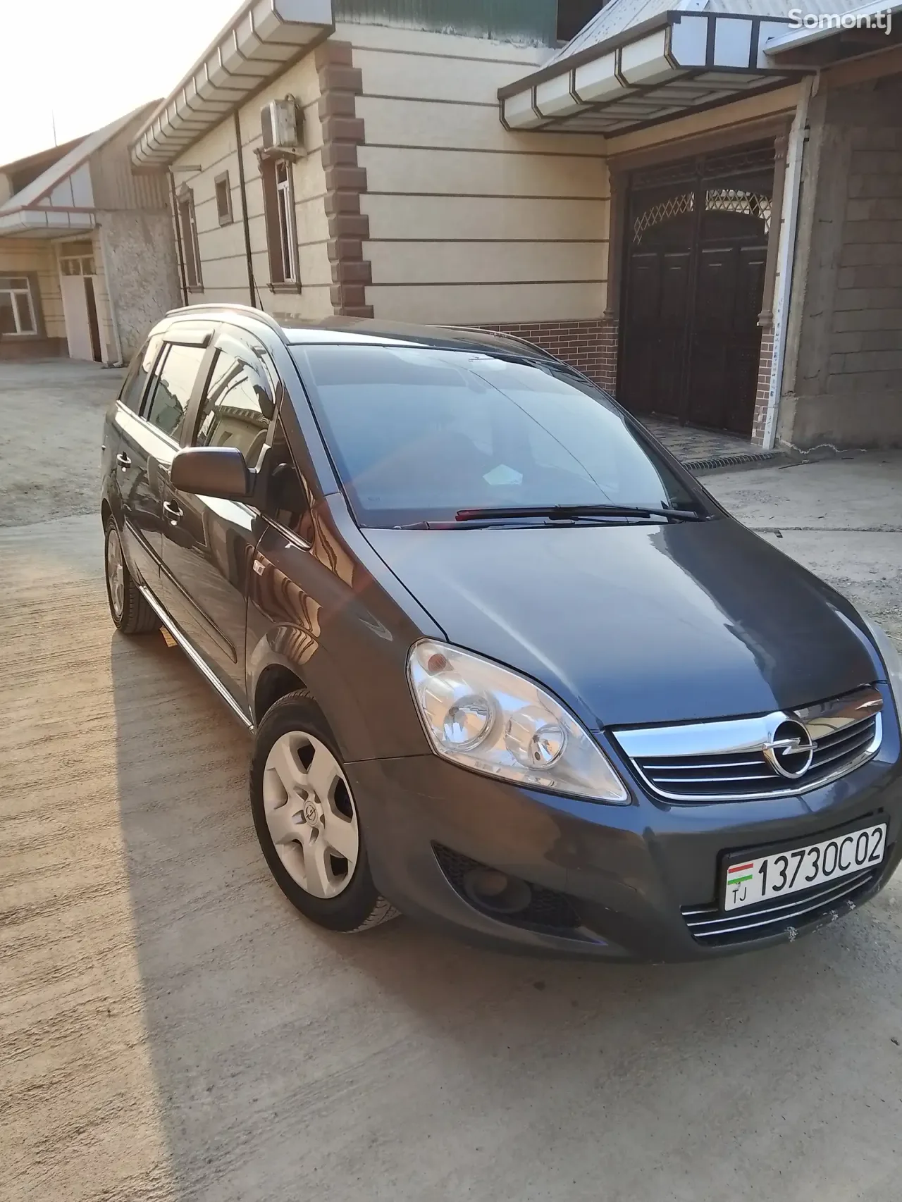 Opel Zafira 2010 · 1.8 MT
