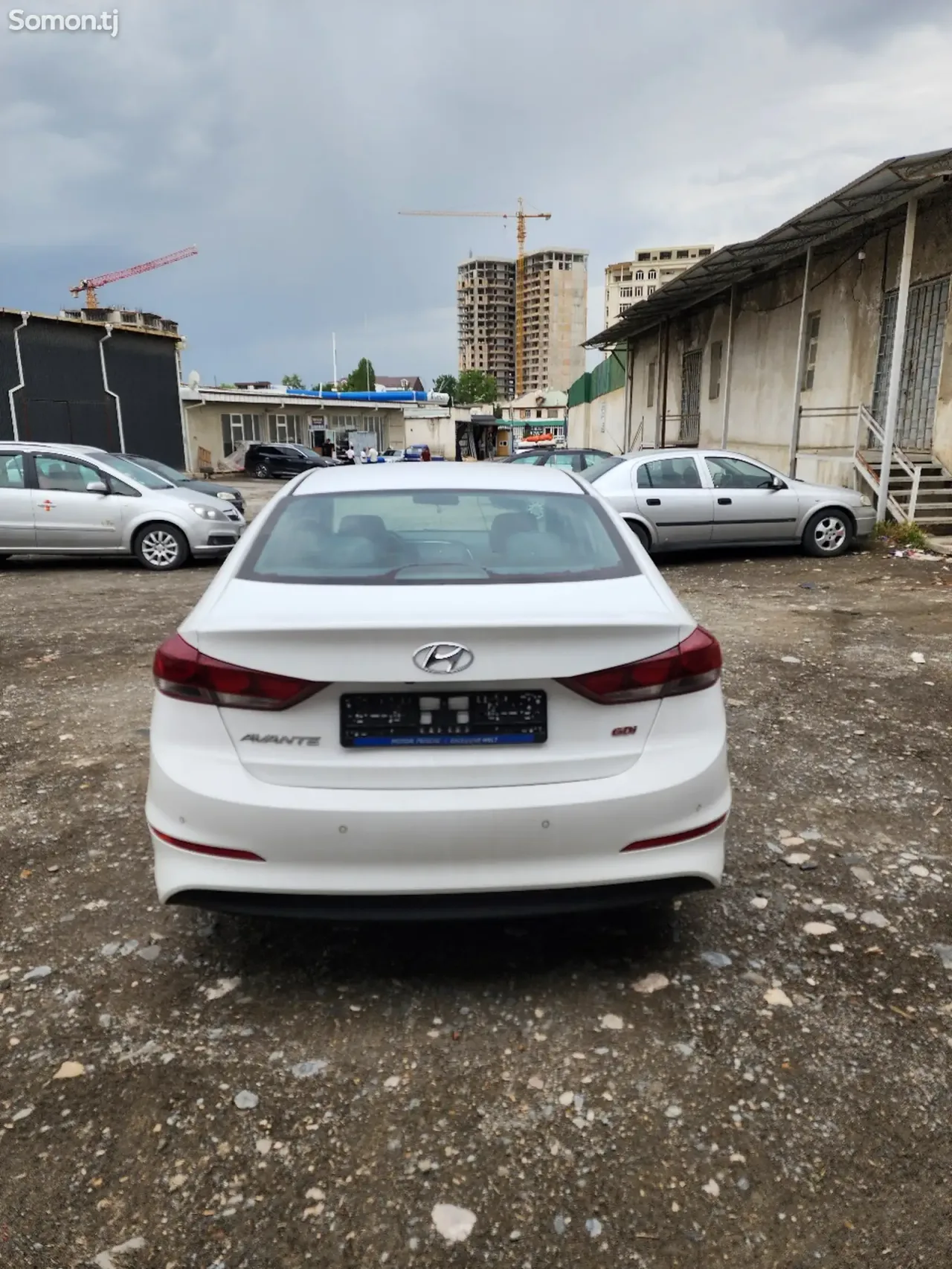 Hyundai Avante 2016 · 1.6 AT