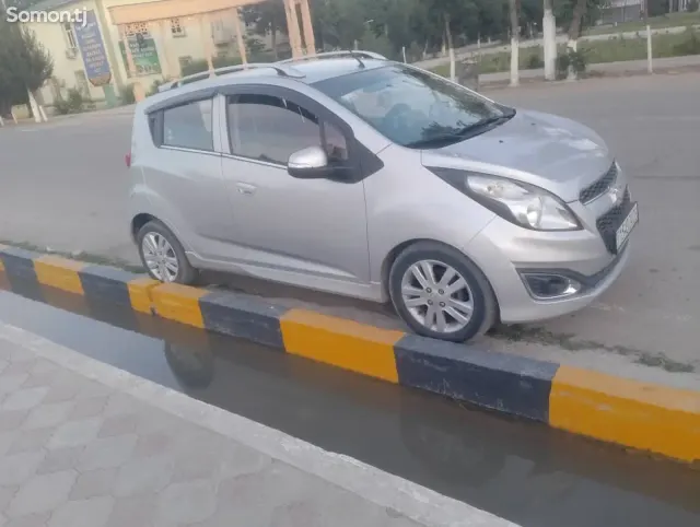 Chevrolet Spark 2014 · AT