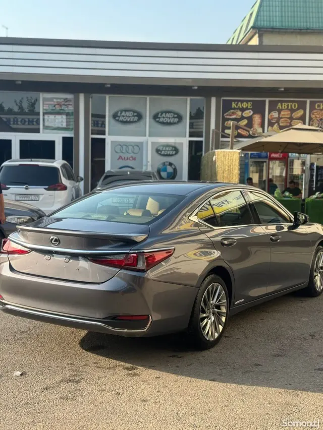 Lexus ES series 2021 · 3.0 AT