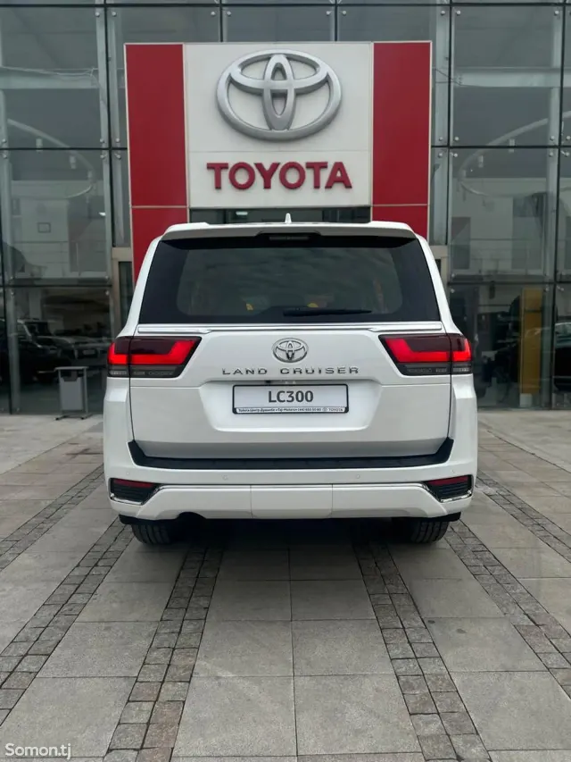 Toyota Land Cruiser 2025 · 3.5 AT