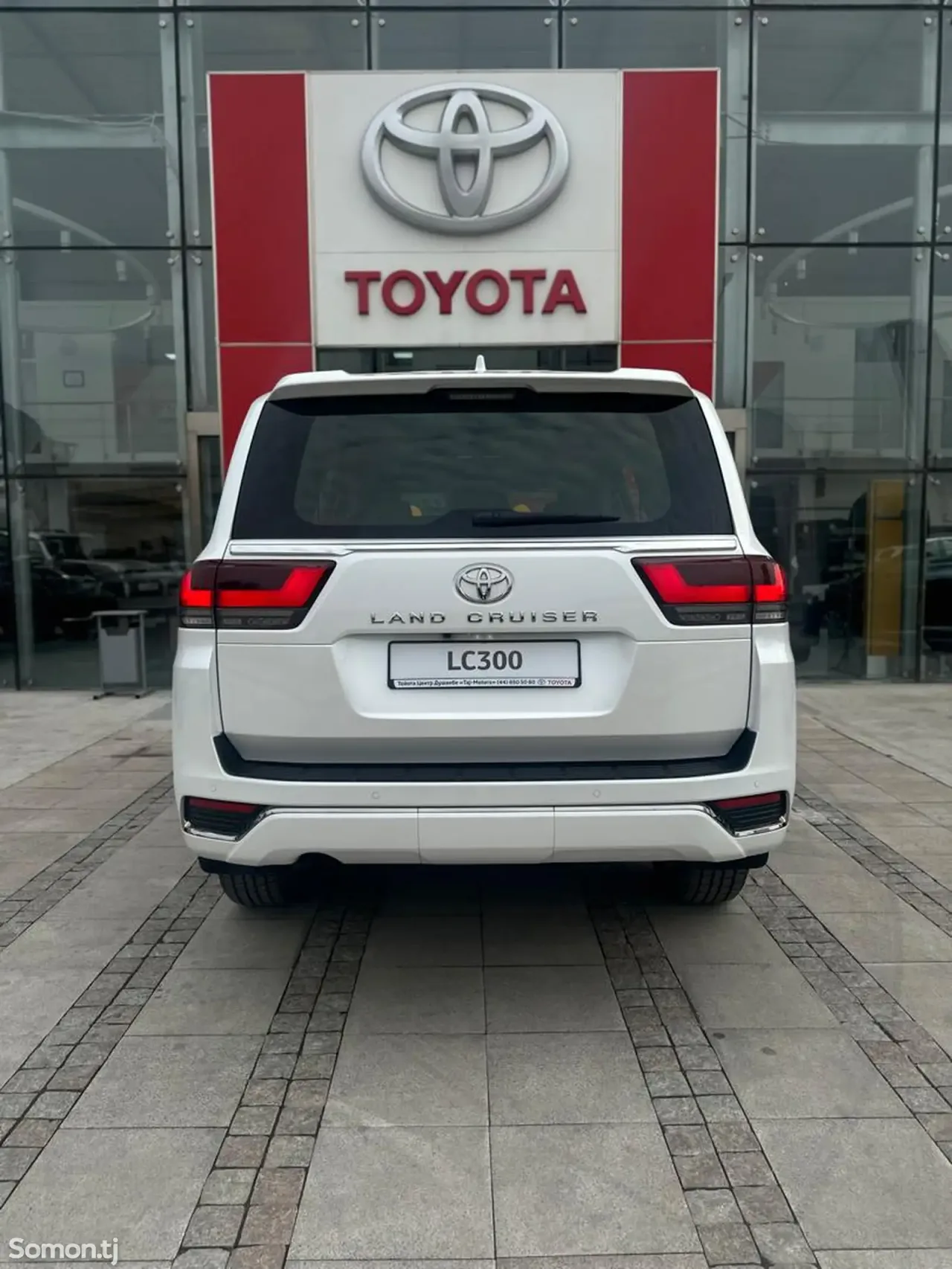 Toyota Land Cruiser 2025 · 3.5 AT