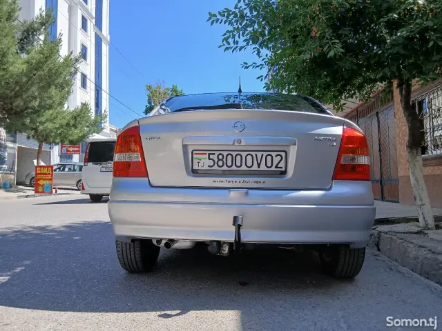 Opel Astra G 1998 · 1.6 MT