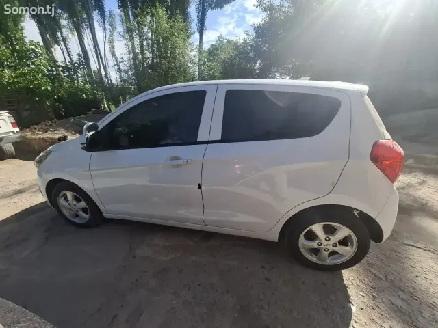 Chevrolet Spark 2016 · 1.1 AT