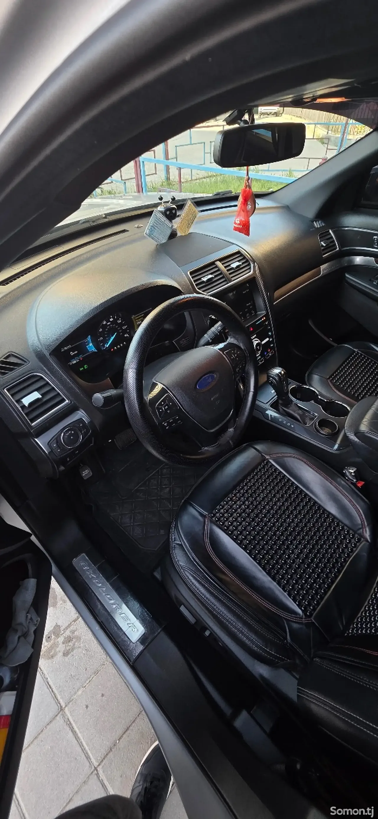 Ford Explorer 2019 · 3.5 AT