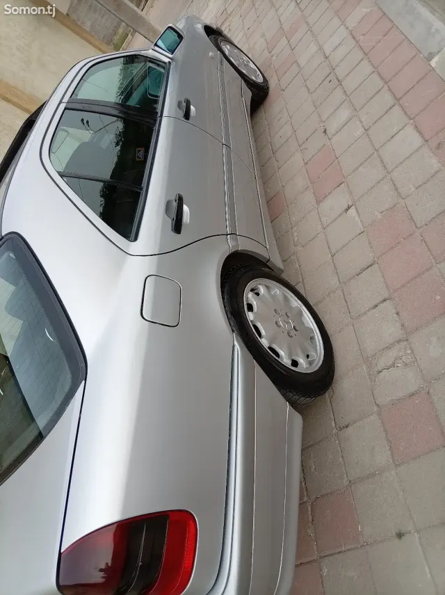 Mercedes-Benz C class 2000 · 2.4 AT