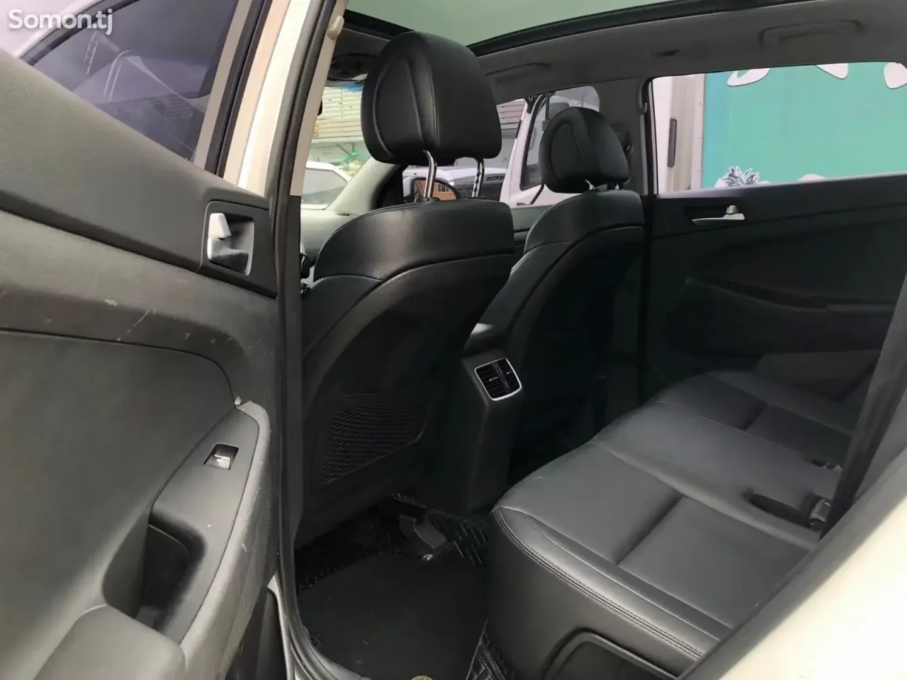 Hyundai Tucson 2015 · 1.6 AT