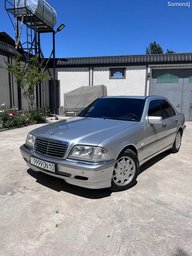 Mercedes-Benz C class 2000 · 2.4 AT