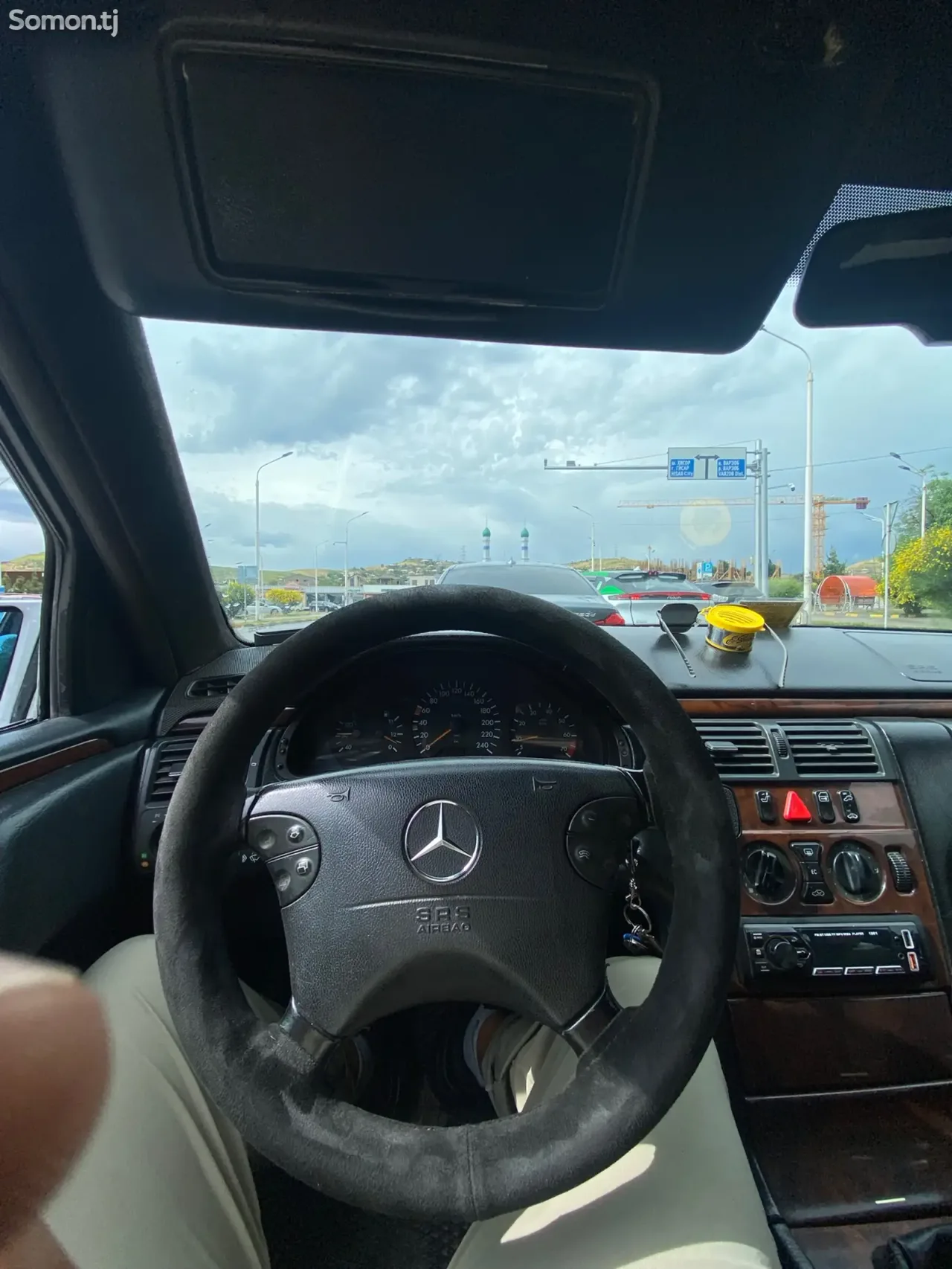 Mercedes-Benz E class 1996 · 2.0 MT