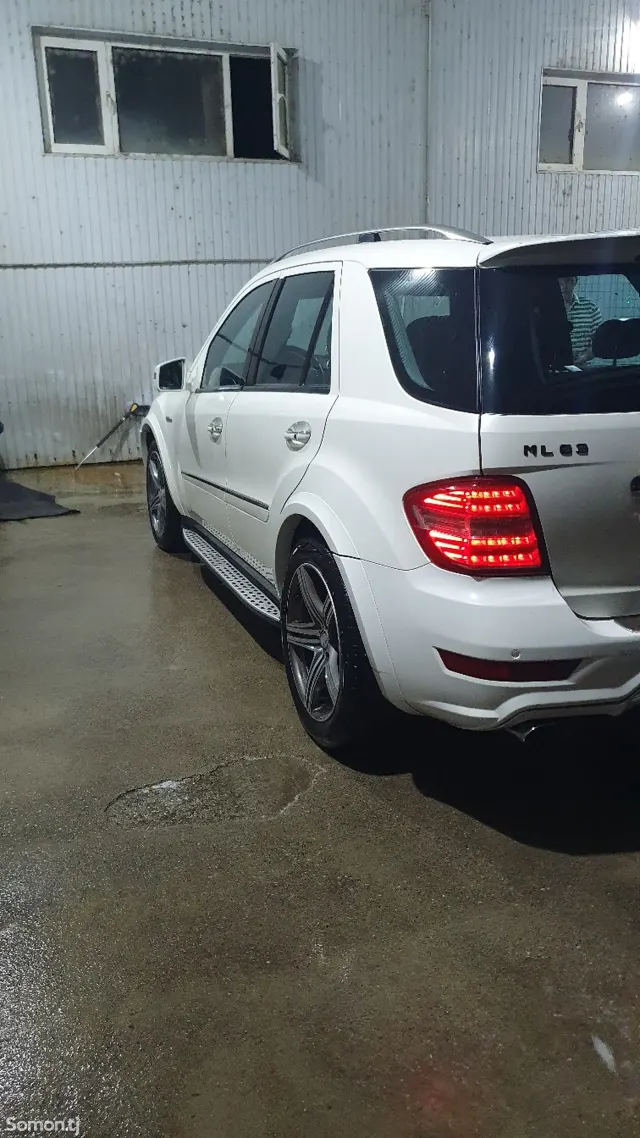 Mercedes-Benz ML class 2011 · 6.3 AT
