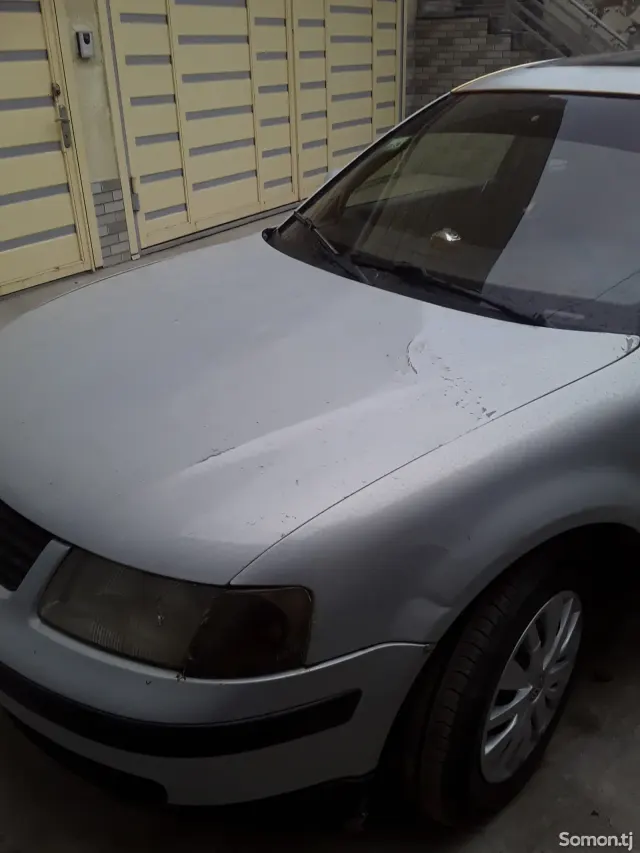Volkswagen Passat 1998 · 1.6 MT
