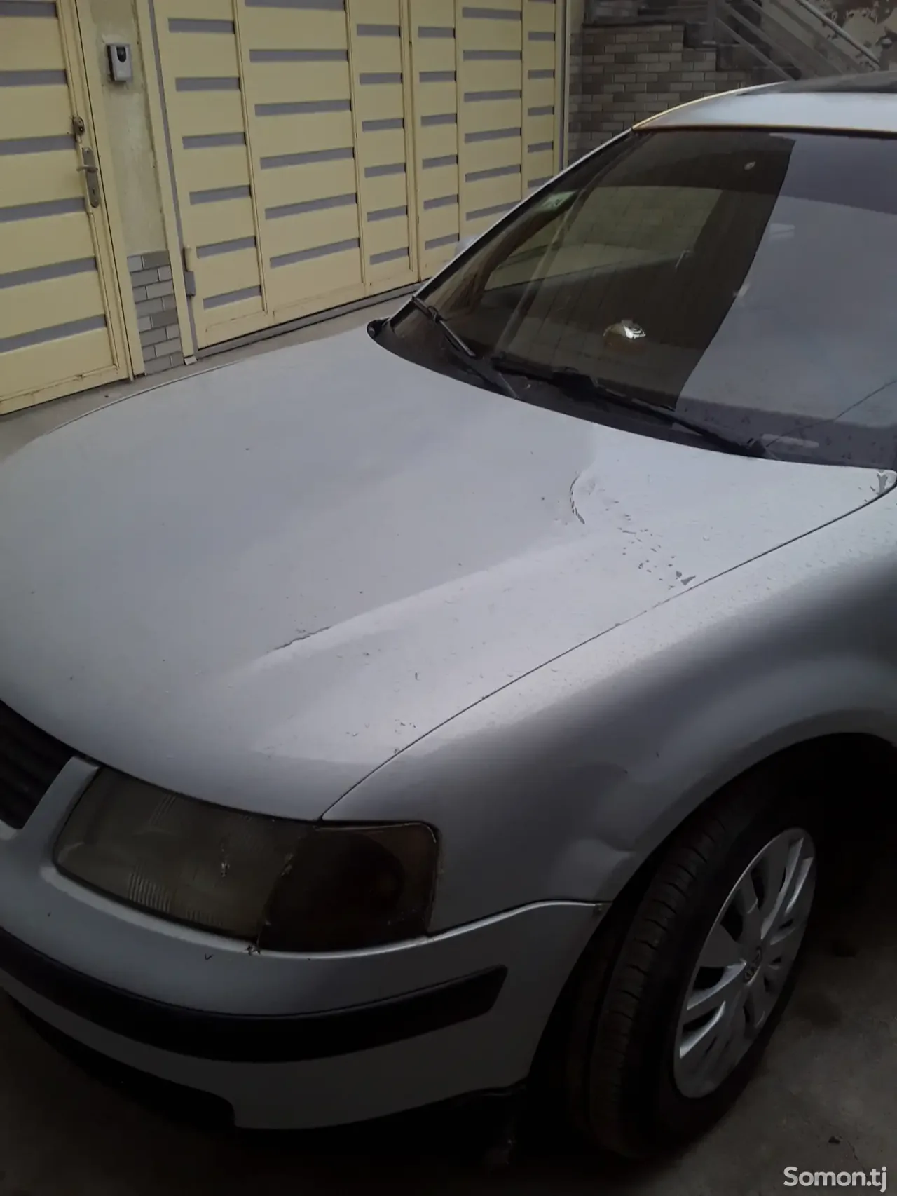 Volkswagen Passat 1998 · 1.6 MT