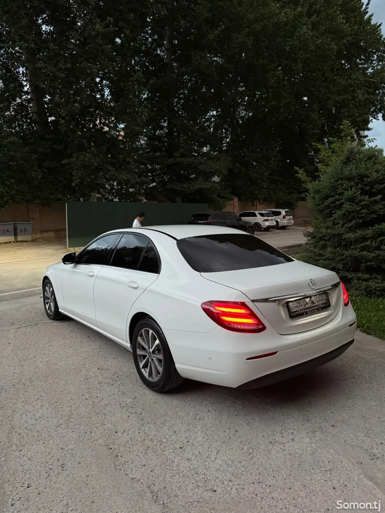 Mercedes-Benz E class 2018 · 2.2 AT