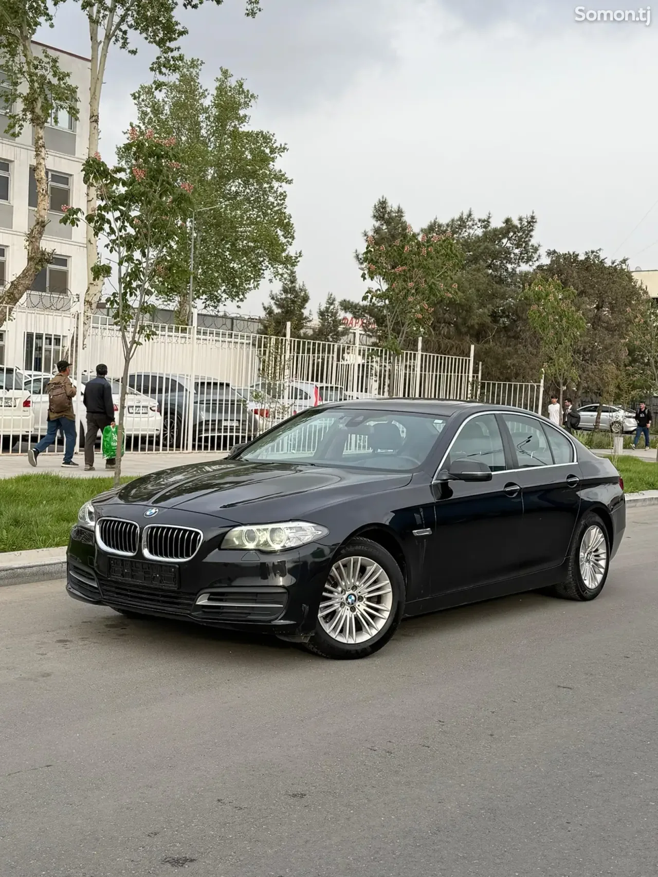 BMW 5 series 2015 · 2.0 AT