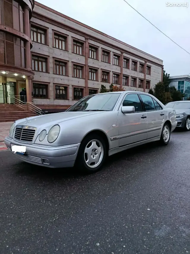 Mercedes-Benz E class 1999 · 2.0 MT