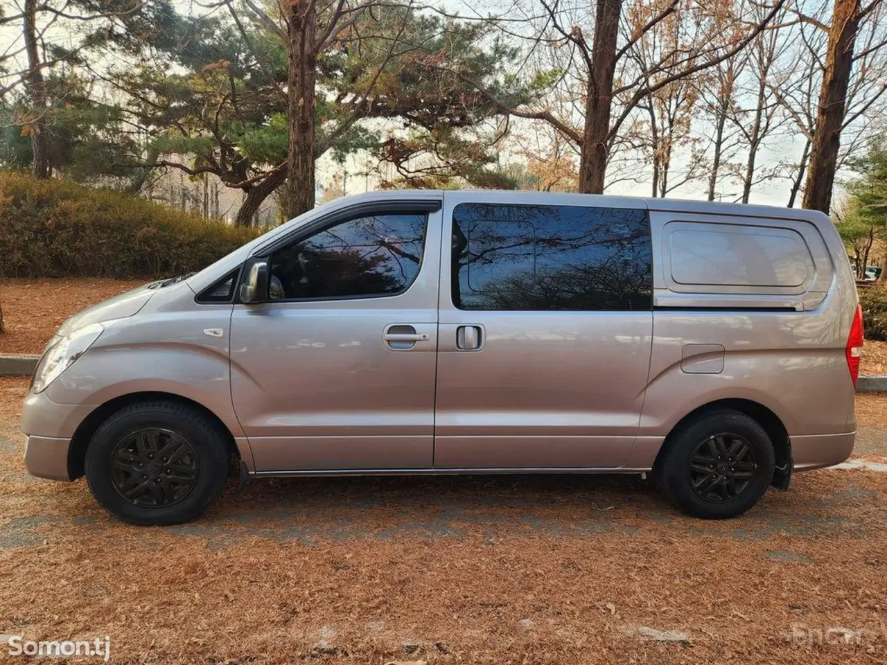 Hyundai Staria 2015 · 2.5 AT