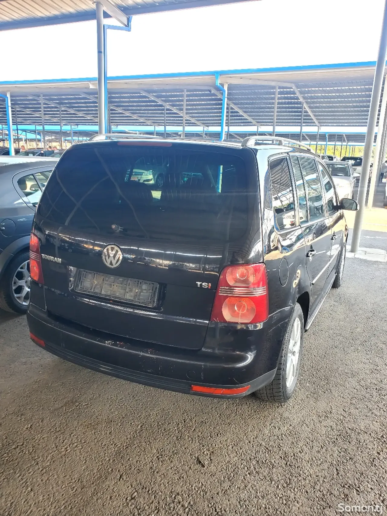 Volkswagen Touran 2007 · 1.4 MT