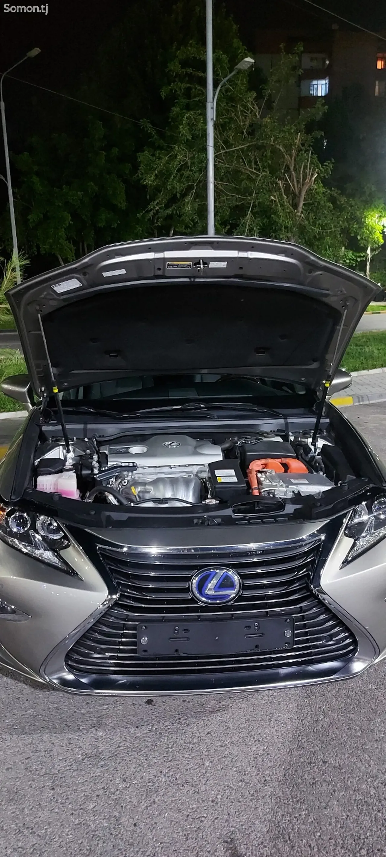 Lexus ES series 2016 · 2.5 AT