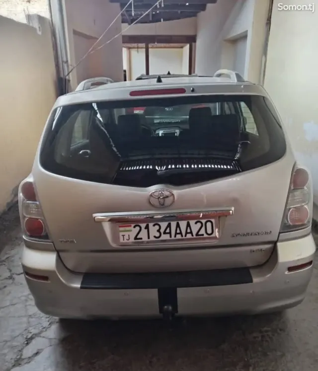 Toyota Corolla Verso 2009 · 2.2 MT