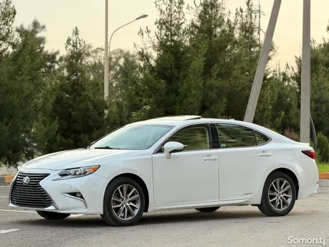 Lexus ES series 2016 · 2.5 AT
