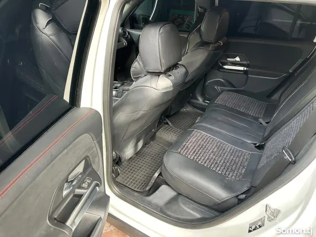 Mercedes-Benz GLB class 2023 · 2.0 AT