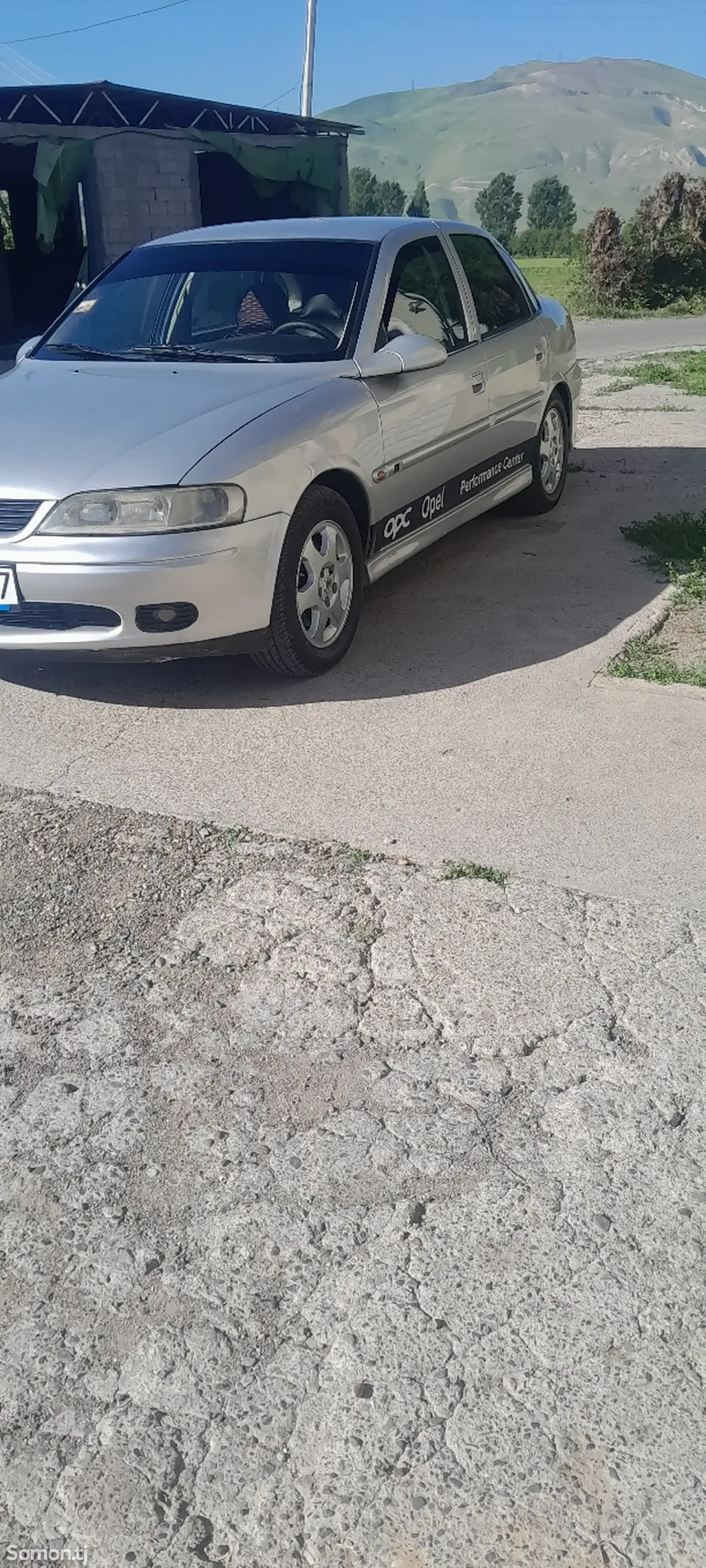 Opel Vectra B 2000 · 1.8 MT