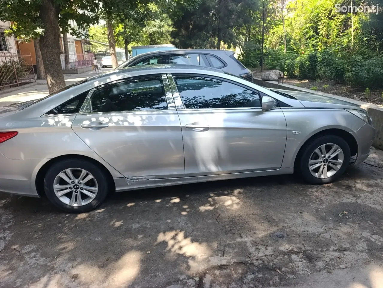 Hyundai Sonata 2011 · 2.0 AT